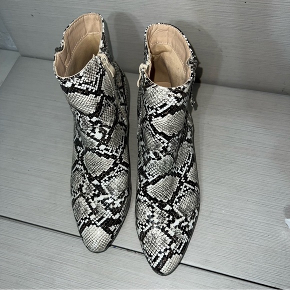 J. Adams Zuma Ankle Bootie – Closed Pointed Toe Low Block Heel Zip Up Boot - Picture 3 of 8